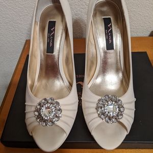 Nina size 9.5 ivory